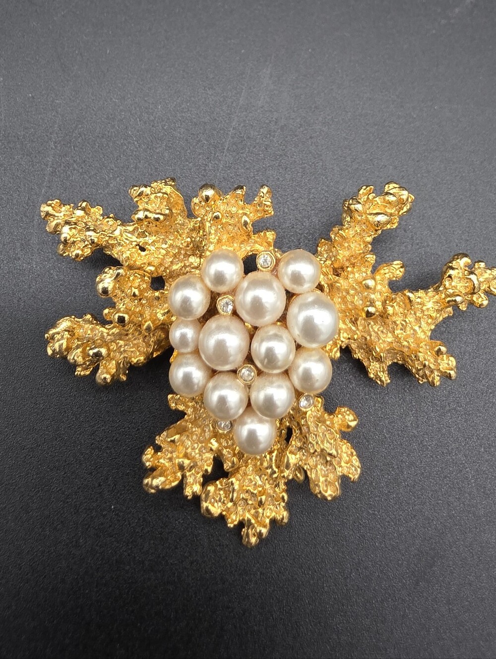 VINTAGE GEM CRAFT Gold-Tone Corak and Pearl Cluster Brooch w/Swarvoski crystals